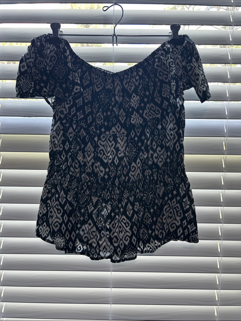 Old Navy Black and White Patterned Peplum Blouse